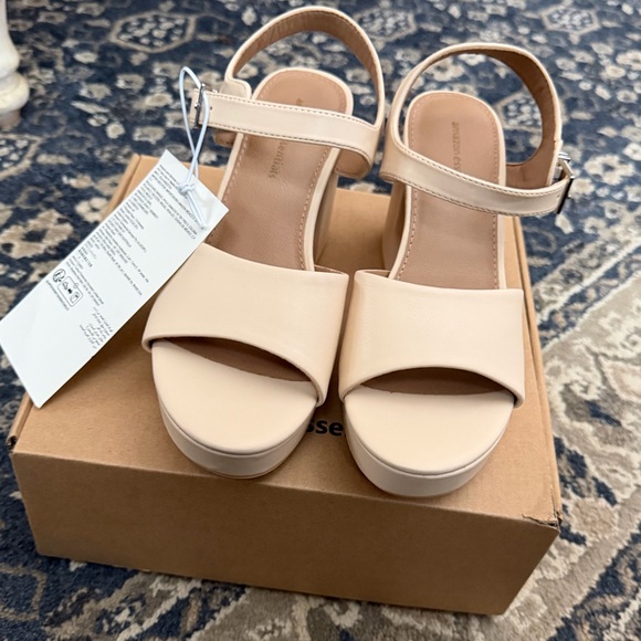 Amazon Essentials Shoes - Beige Heels